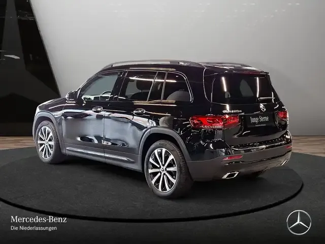 Mercedes-Benz GLB 220