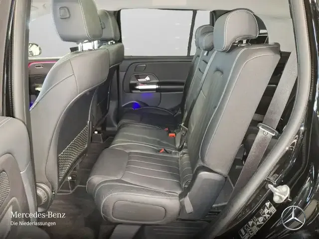 Mercedes-Benz GLB 220