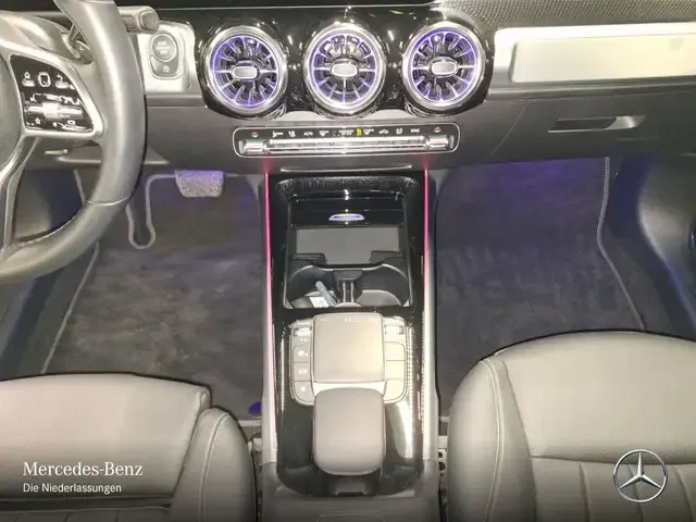 Mercedes-Benz GLB 220