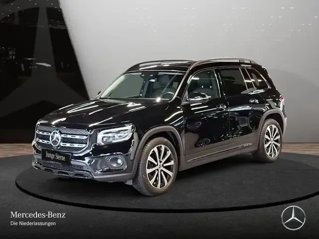 Mercedes-Benz GLB 220