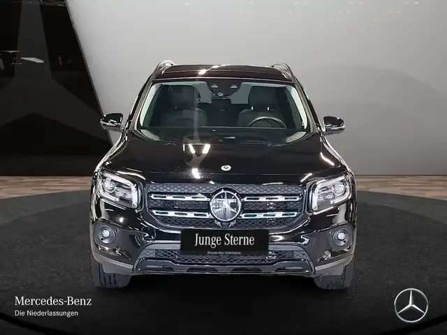 Mercedes-Benz GLB 220