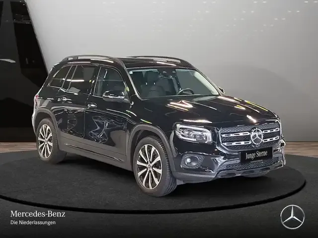 Mercedes-Benz GLB 220