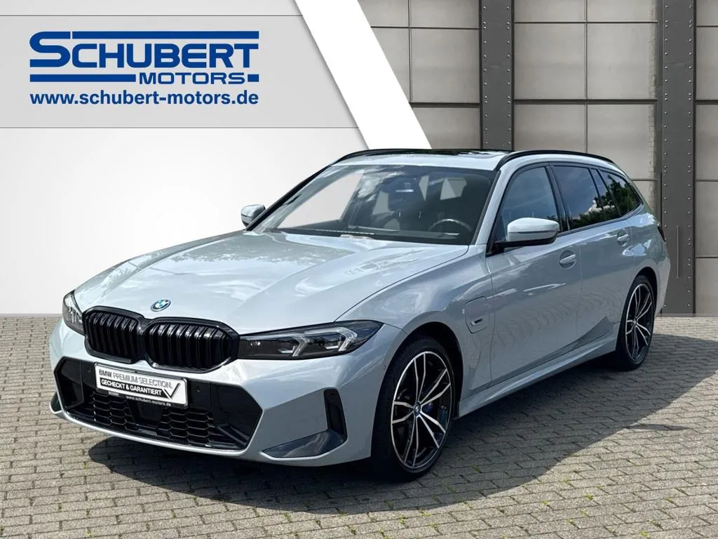 BMW 330