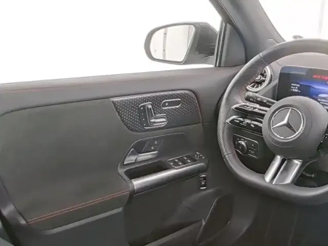 Mercedes-Benz EQA 300
