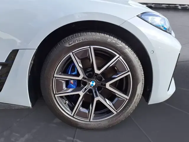BMW 440