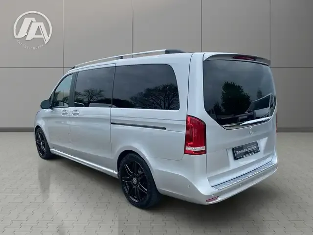 Mercedes-Benz V 250