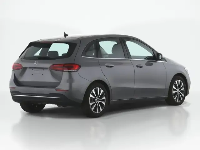 Mercedes-Benz B 220