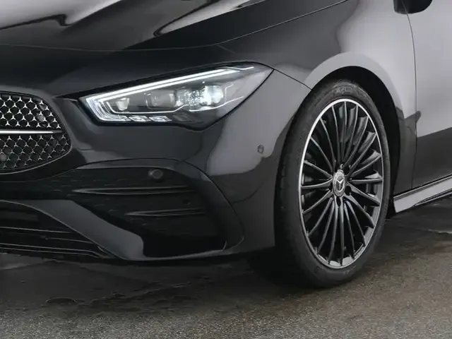 Mercedes-Benz CLA 220
