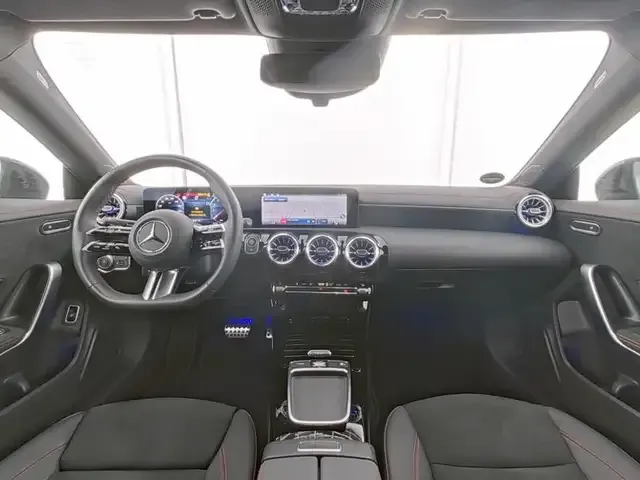 Mercedes-Benz CLA 220