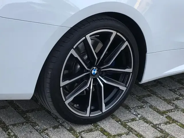 BMW 440
