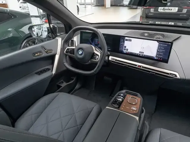BMW iX