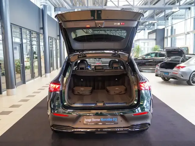 Mercedes-Benz EQE 300