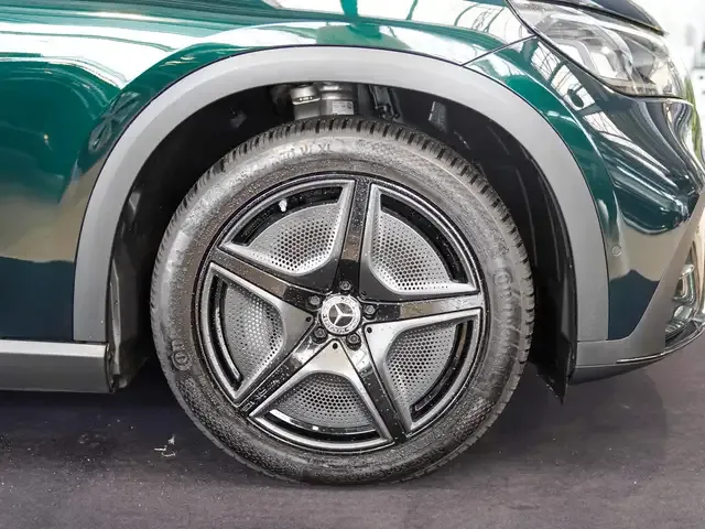 Mercedes-Benz EQE 300