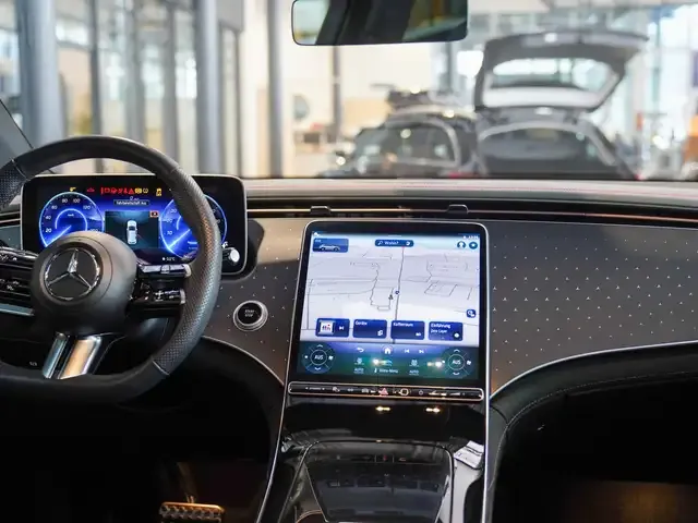 Mercedes-Benz EQE 300