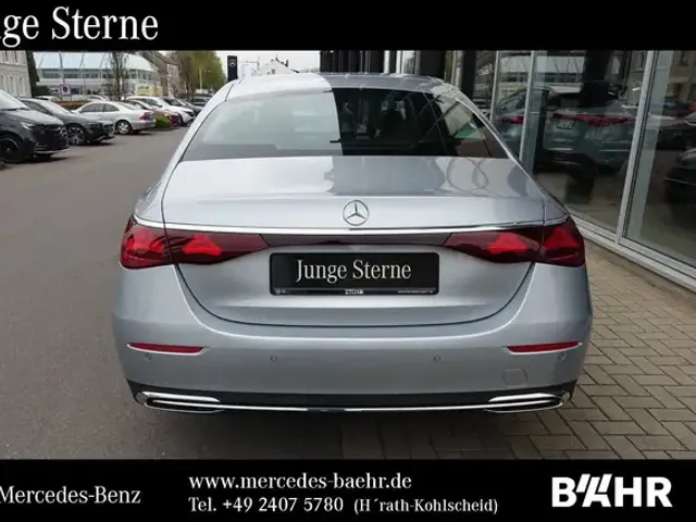 Mercedes-Benz E 220