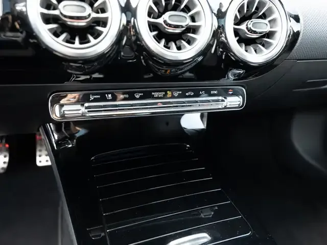 Mercedes-Benz CLA 35 AMG