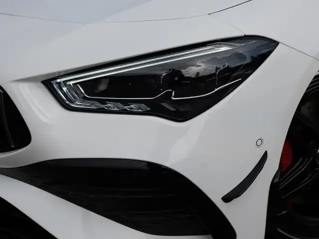 Mercedes-Benz CLA 35 AMG