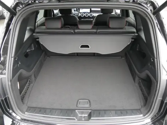 Mercedes-Benz GLB 220