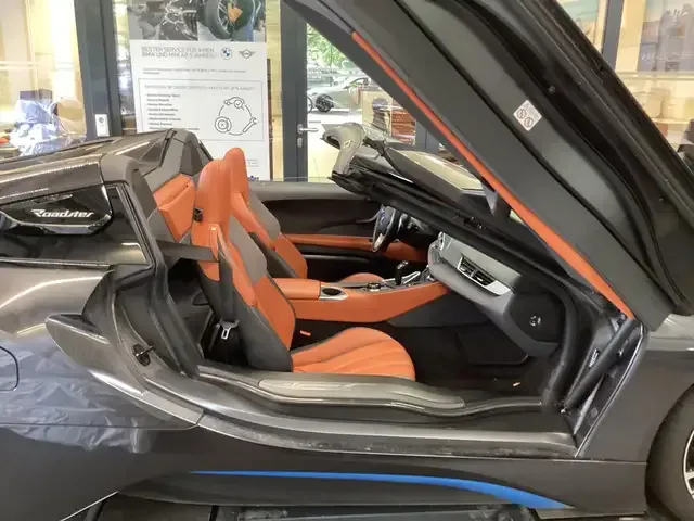 BMW i8