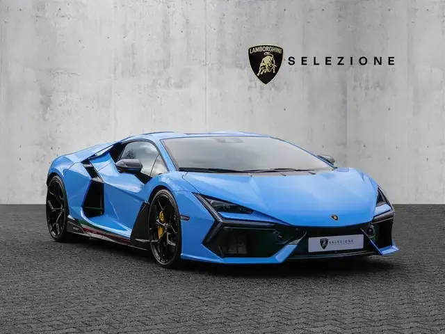 Lamborghini Revuelto