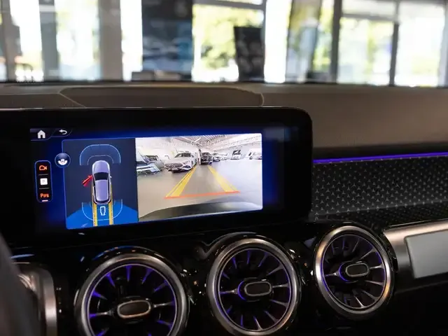 Mercedes-Benz EQB 300