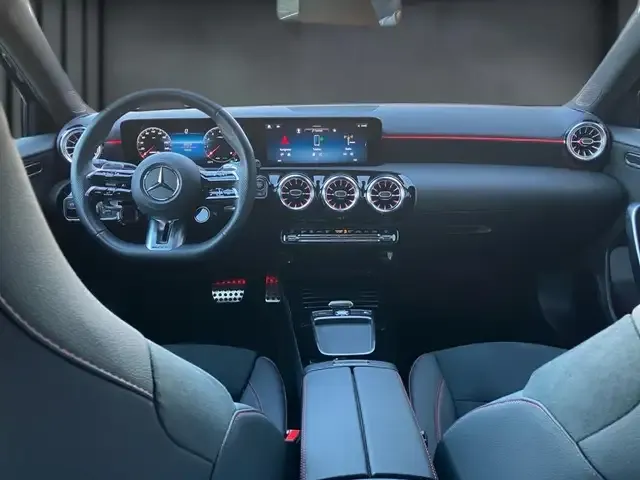 Mercedes-Benz A 35 AMG