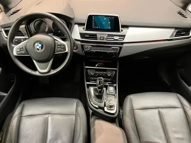 BMW 220