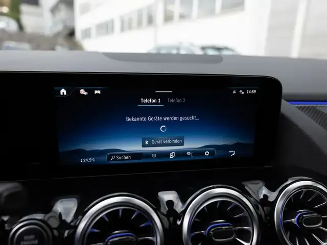 Mercedes-Benz GLA 220