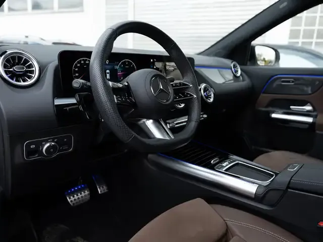 Mercedes-Benz GLA 220