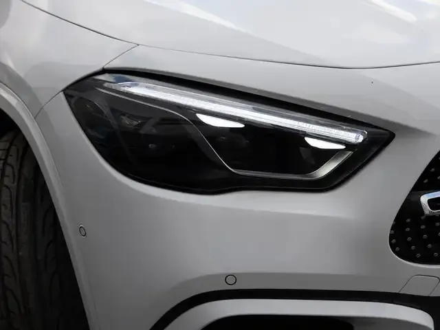 Mercedes-Benz GLA 220