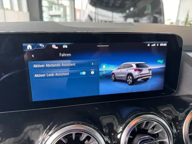 Mercedes-Benz GLA 200