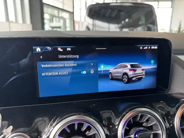 Mercedes-Benz GLA 200