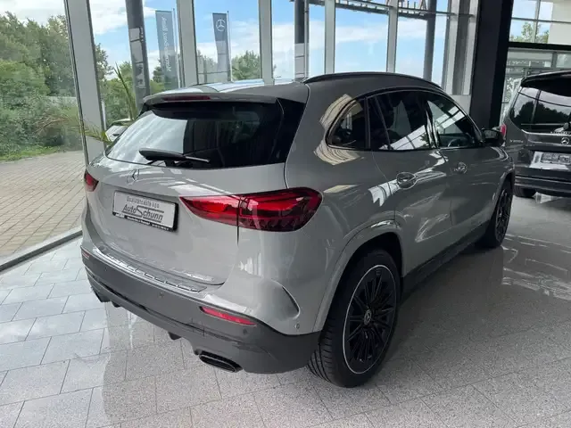 Mercedes-Benz GLA 200