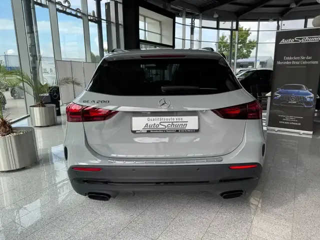 Mercedes-Benz GLA 200