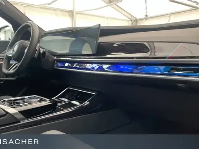 BMW 740