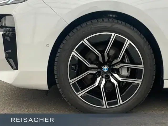 BMW 740