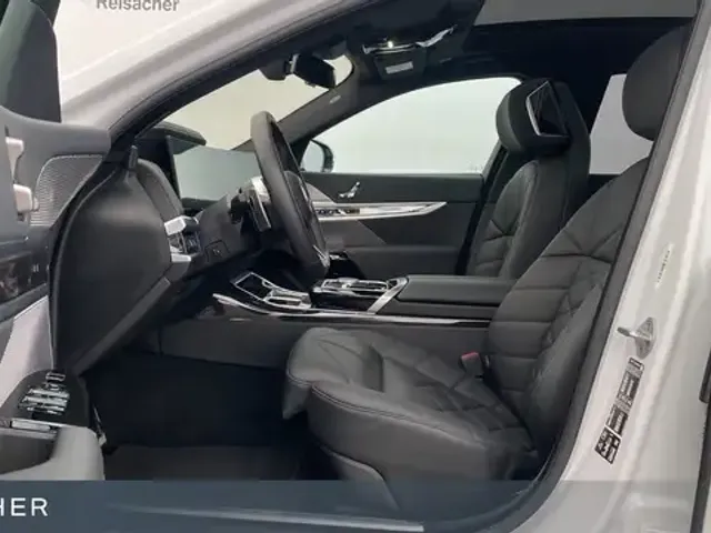 BMW 740