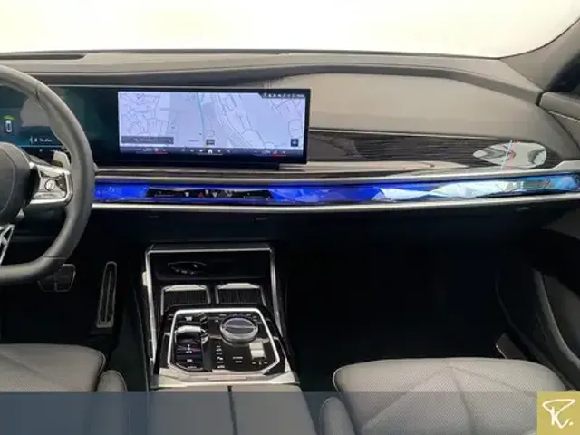 BMW 740