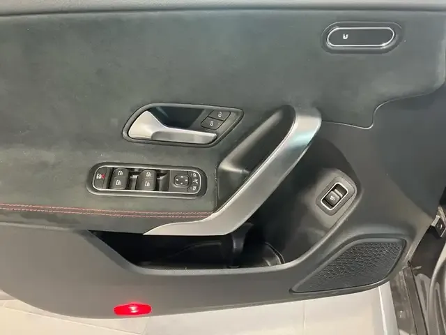 Mercedes-Benz CLA 220