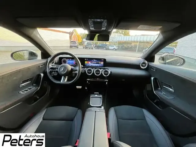 Mercedes-Benz CLA 180