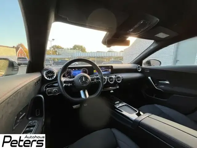 Mercedes-Benz CLA 180