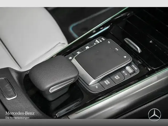 Mercedes-Benz EQA 300