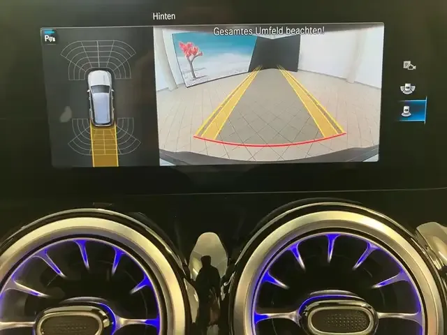 Mercedes-Benz EQB 300