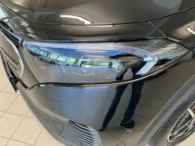 Mercedes-Benz EQB 300