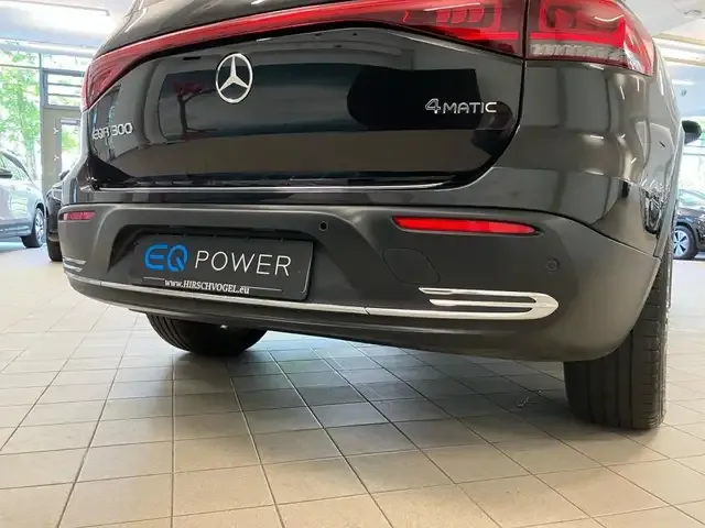 Mercedes-Benz EQB 300