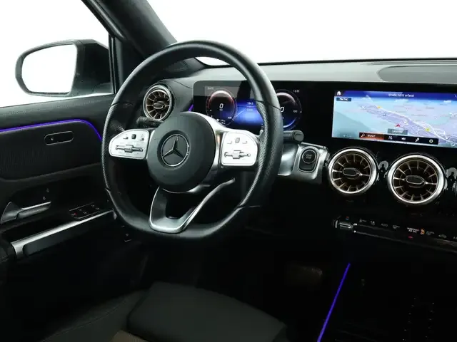 Mercedes-Benz EQB 300