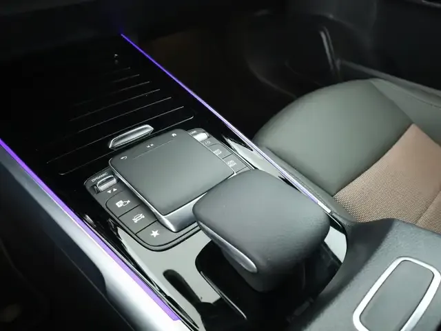 Mercedes-Benz EQB 300