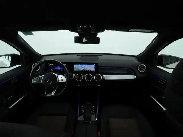 Mercedes-Benz EQB 300
