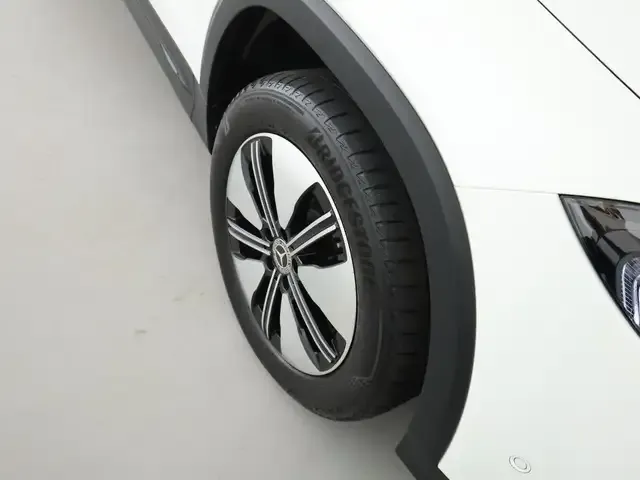 Mercedes-Benz EQB 300