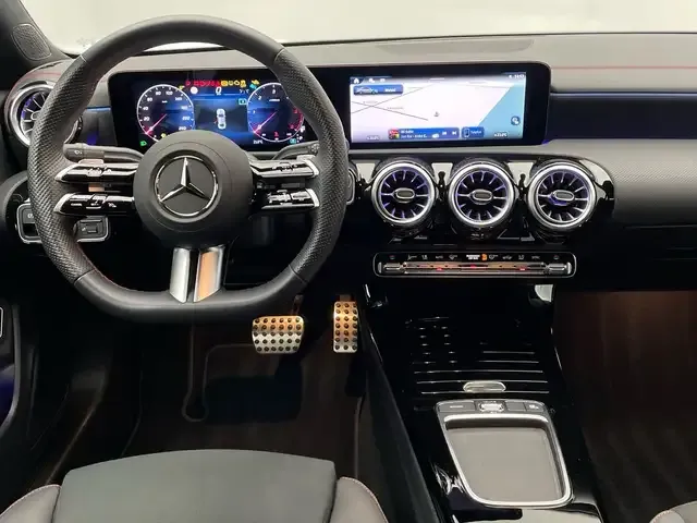 Mercedes-Benz CLA 200